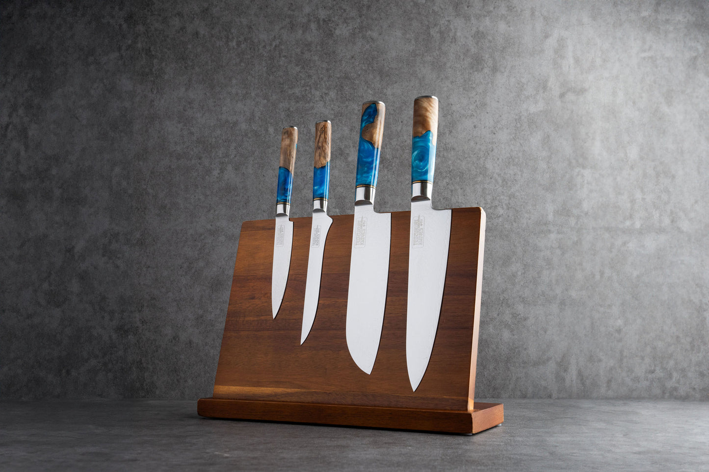 Tedzukuri Knives Magnetic Knife Block